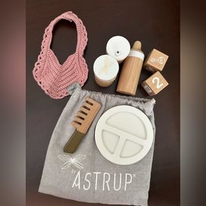 Astrup doll feeding and play set